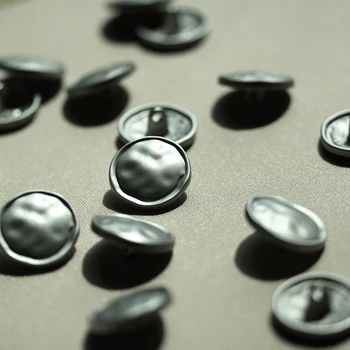 18 мм Роскошные необычные пуговицы из нерегулярного сплава с металлическим хвостовиком для дизайнерского украшения одежды